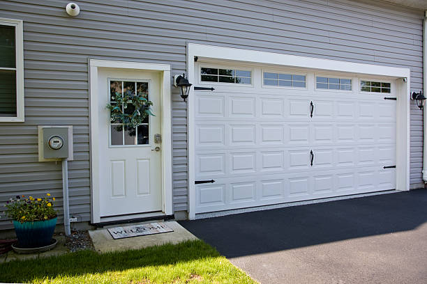 24/7 Emergency Garage Door Panel Replacement experts in McNairy County County, TN